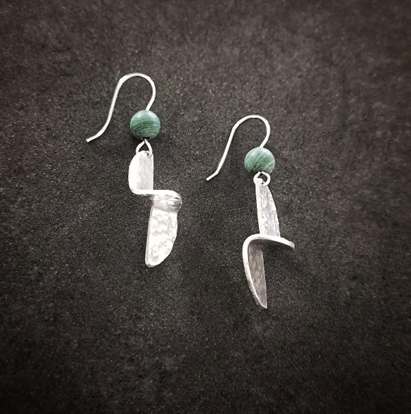 Twist earrings with malachite - Image 3
