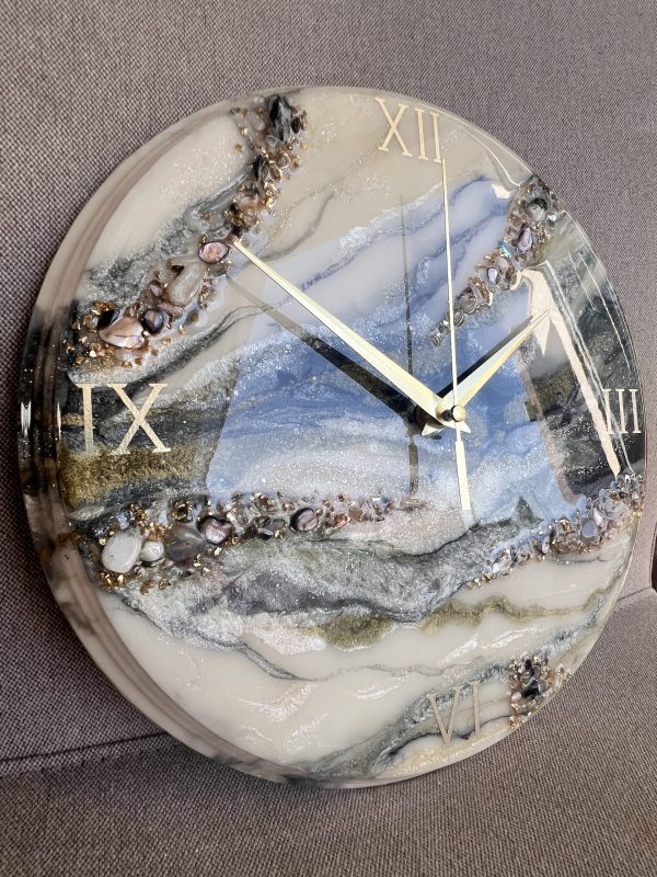 Resin art marble affect clock. - Image 2