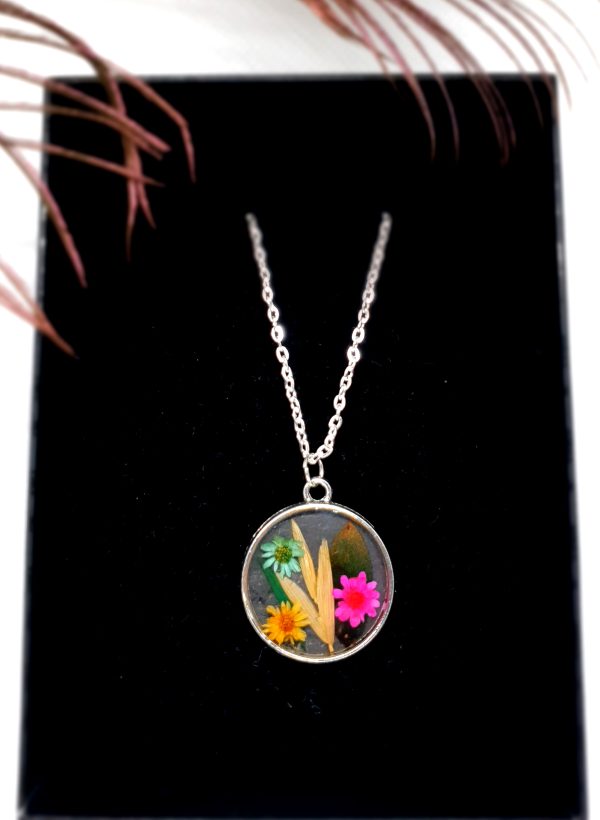 Pendant With Flowers - round - Image 2
