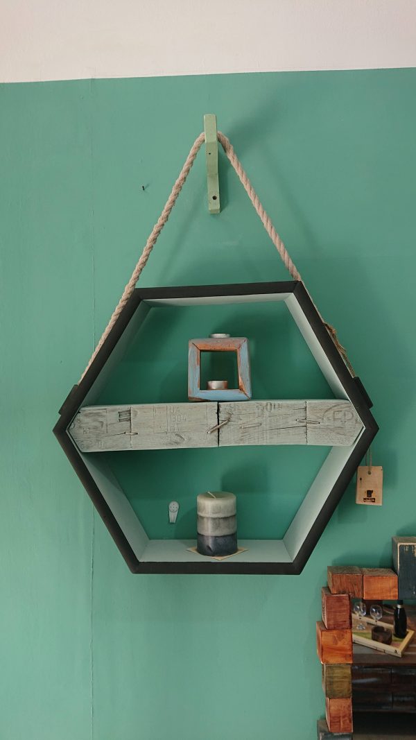 Hexagonal hanging display with pallet block shelf - Image 4