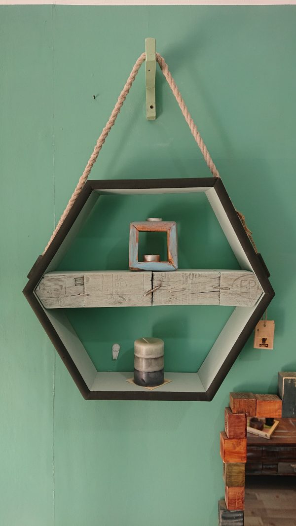 Hexagonal hanging display with pallet block shelf - Image 3