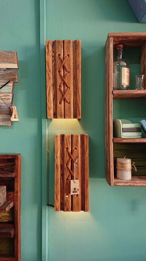 Twin set of hardwood wall light fittings - Image 2