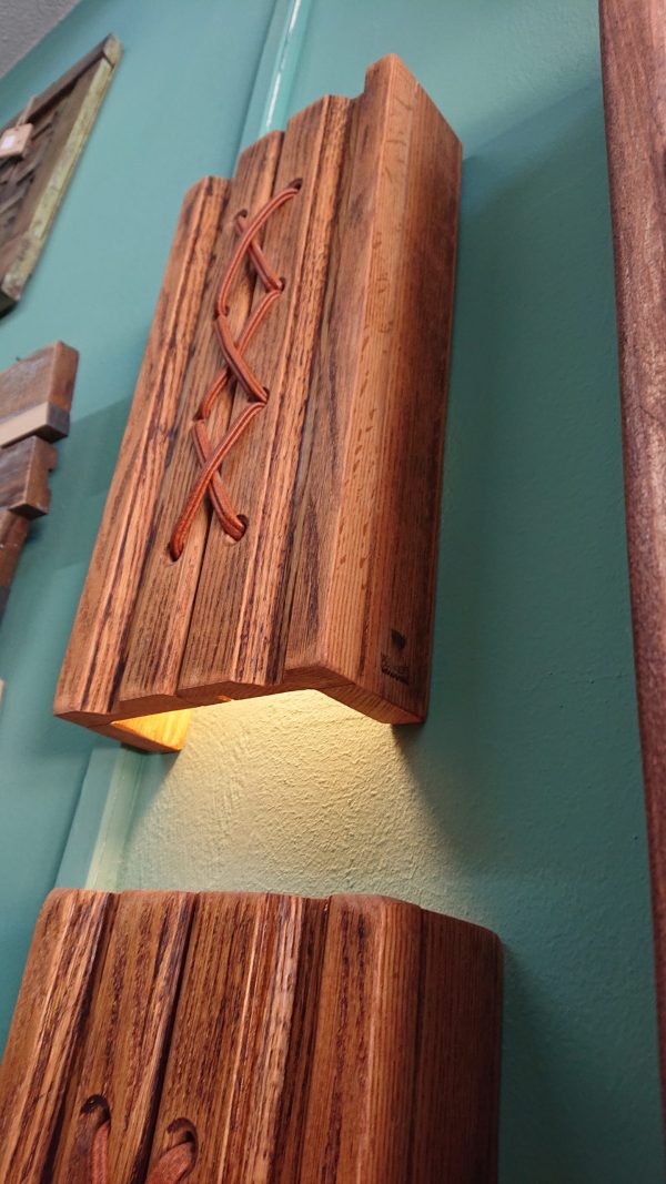 Twin set of hardwood wall light fittings - Image 3