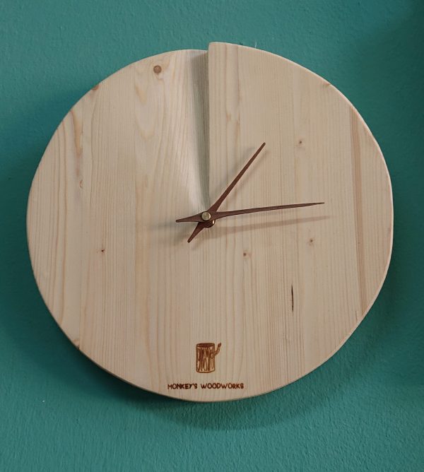Natural, circular fir wood, minimalist wall clock - Image 3