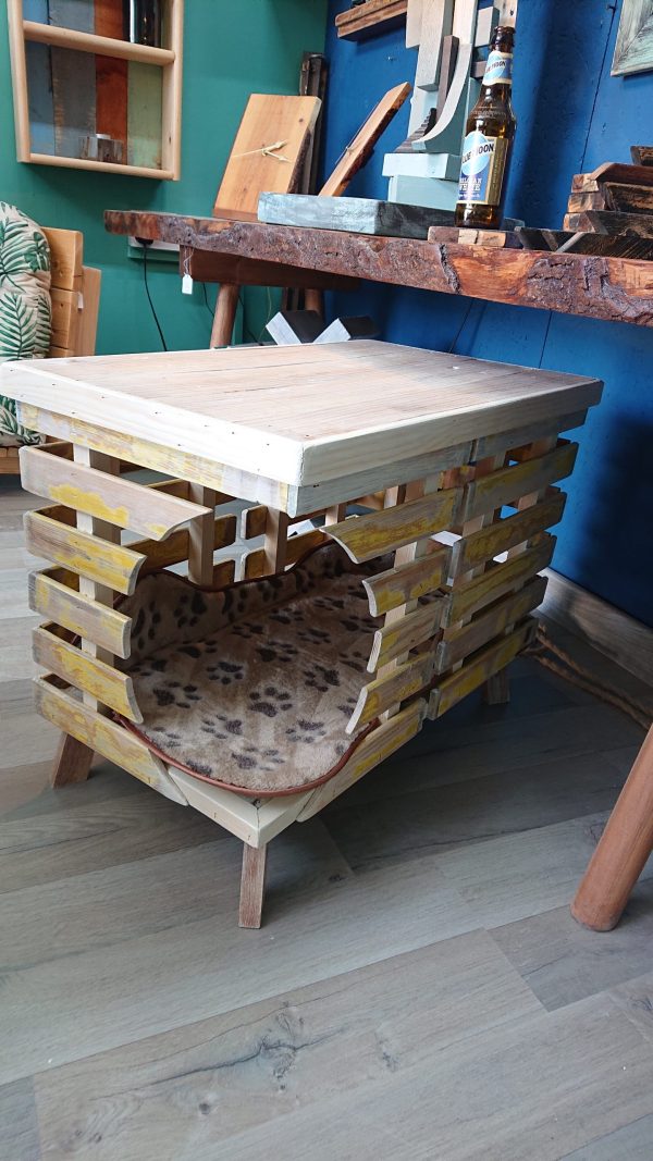 Two-tier rustic style, recycled wood cat bed - Image 2