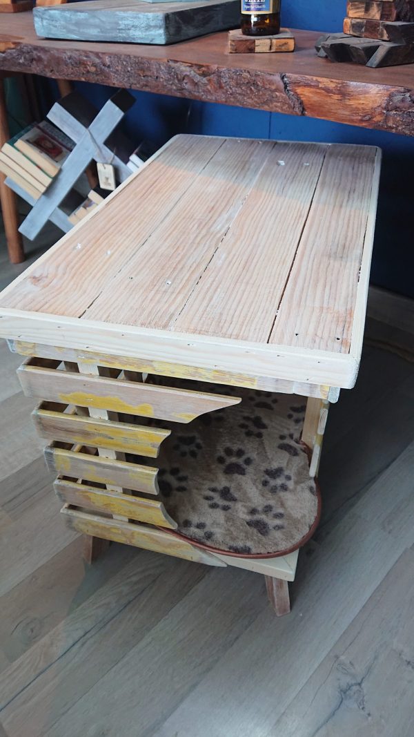 Two-tier rustic style, recycled wood cat bed - Image 4