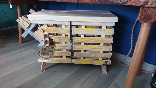 Two-tier rustic style, recycled wood cat bed - Image 5