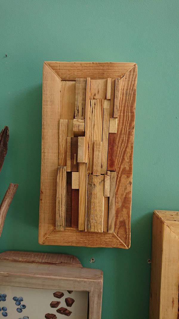 Solid wood and off cut wall art feature - Image 8
