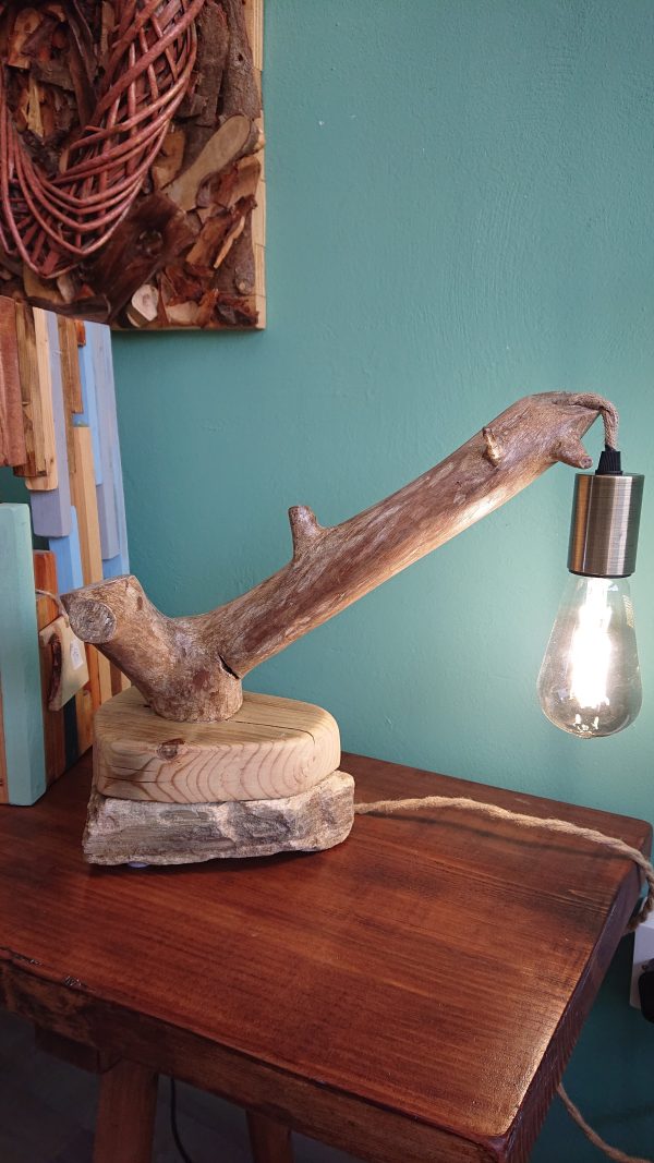 Village stone and wood table lamp - Image 8