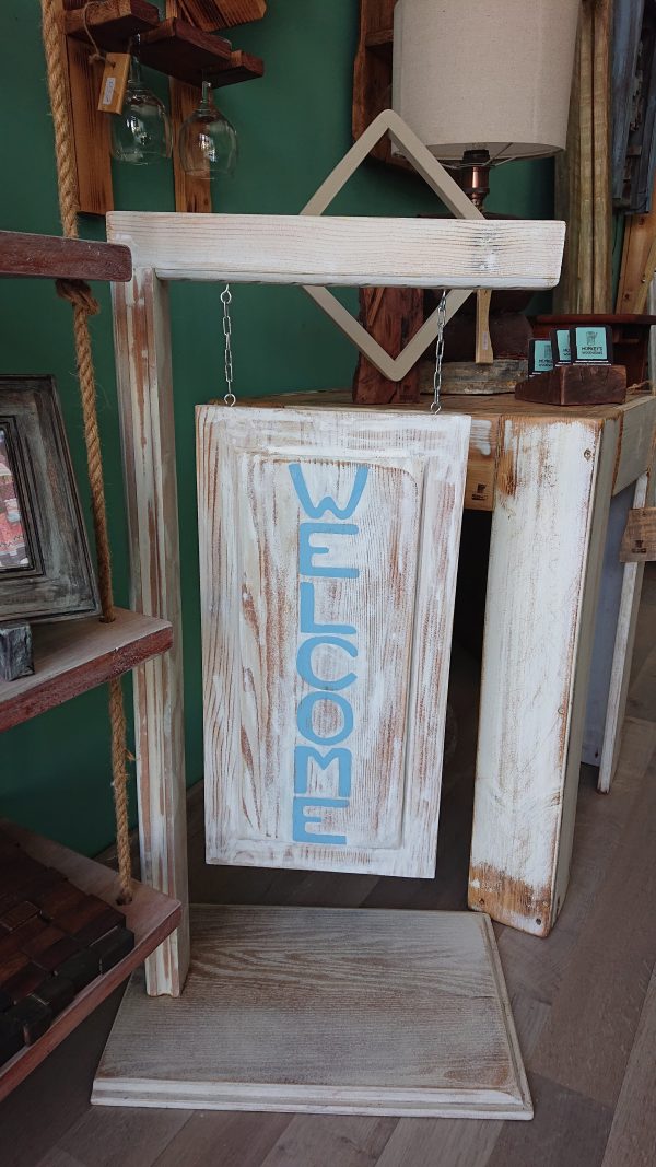 Free-standing, 'welcome' patio/entrance way sign - Image 8