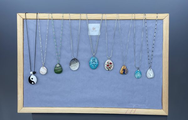 Hand Painted Pebble Necklace "Hand in Hand" - Image 10
