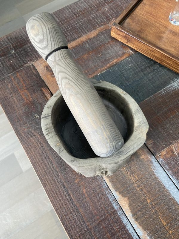 Hollowed log mortar & pestle - Image 4