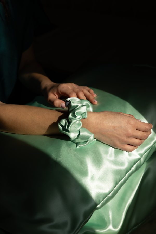 Satin Scrunchie - light green - Image 3