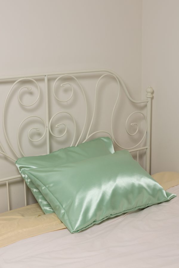 Satin pillowcase green