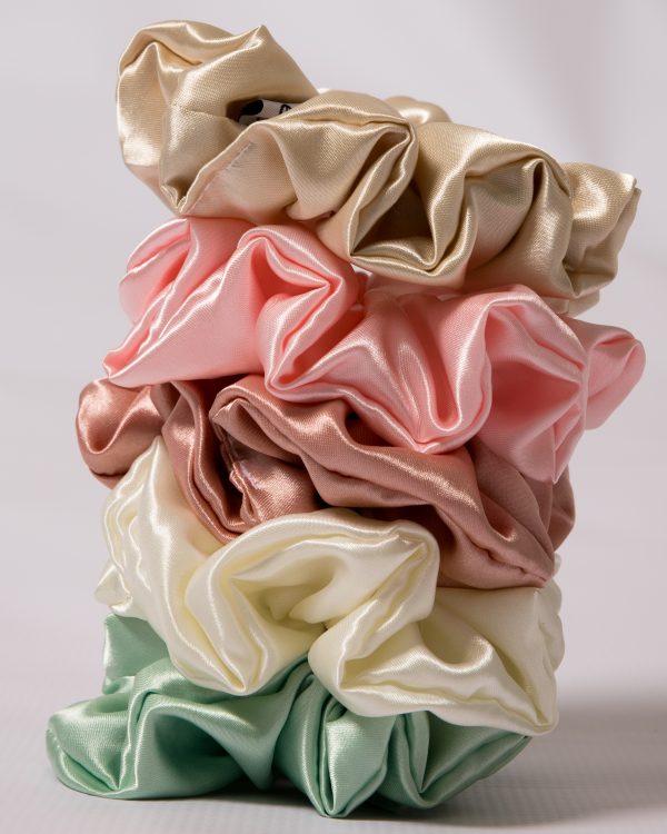 Set of 5 - satin scrunchies - Image 3