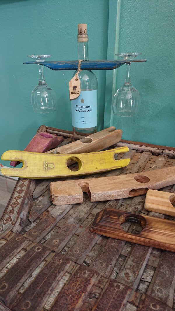 Wine bottle and twin glass displays - Image 15