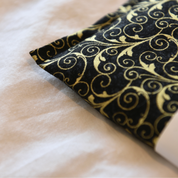 yogion Lavender eye pillow Gold Botanical detail