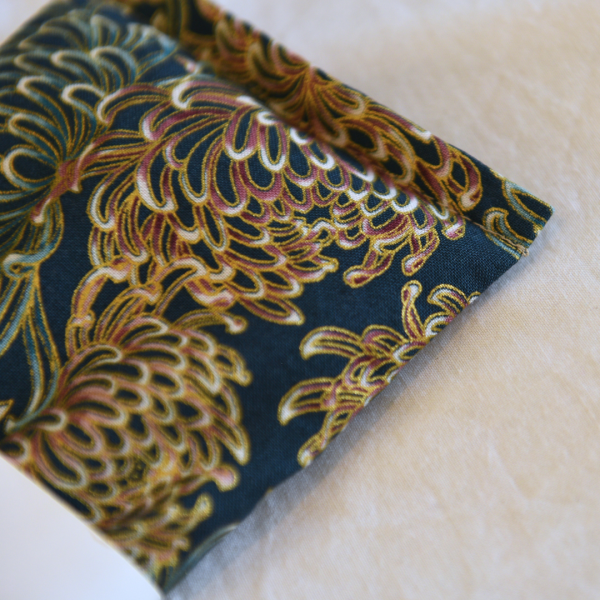 yogion Lavender eye pillow Teal peonies Detail