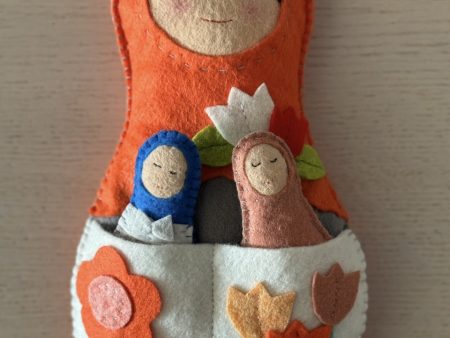 Adorable mum and 2 babies felt nesting dolls