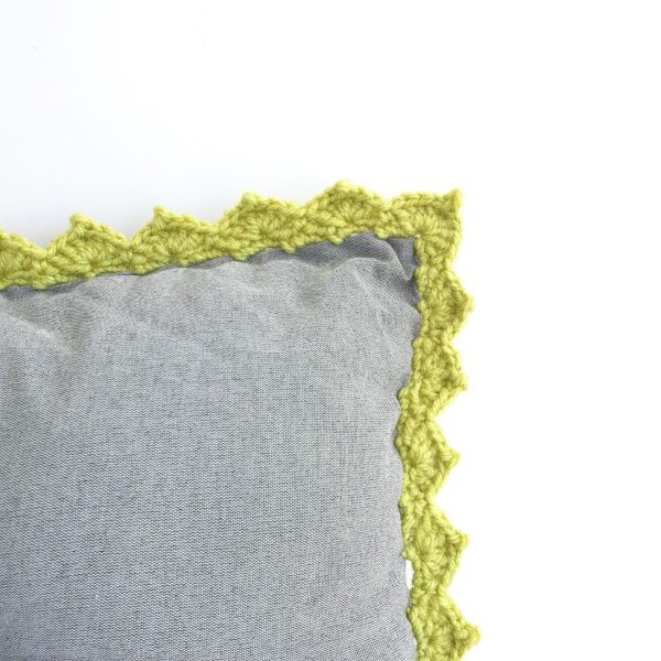 green & grey buttoned comfort cushion - detail