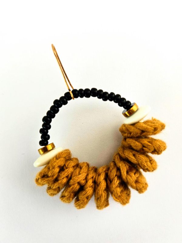 the "Golden desert" earrings // yellow and black crocheted women's earrings - detail