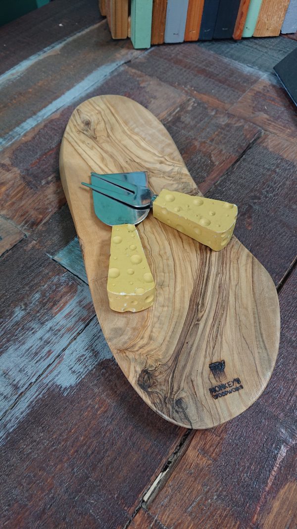 Olive wood serving board/platter - Image 4