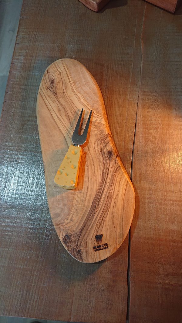Olive wood serving board/platter - Image 5