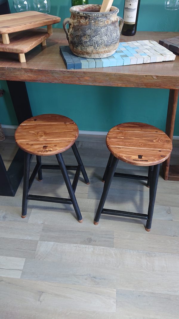 Beautiful pair of handmade stools - Image 7