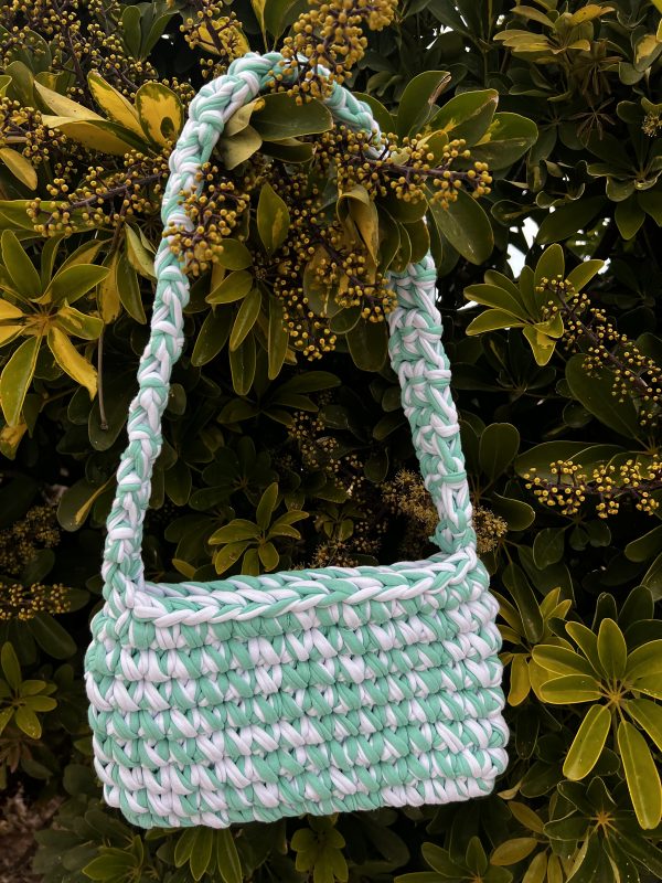Minty white summer shoulder bag - Image 2