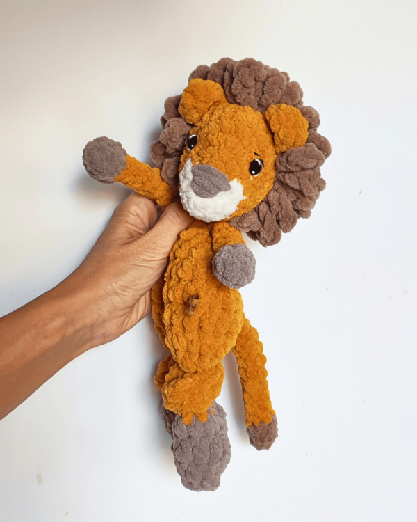 Lion Lovey