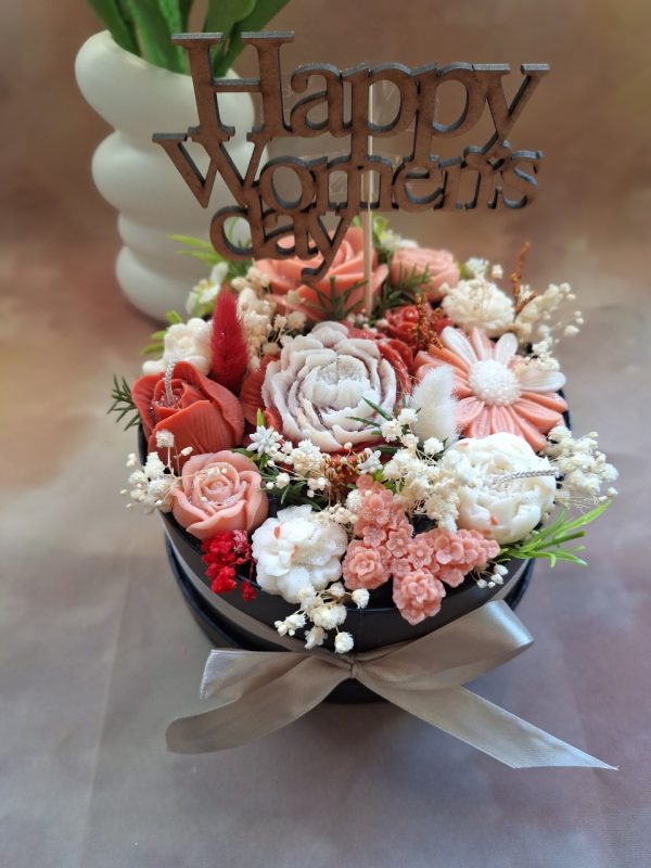 Women's Day candle bouquet circle box - Image 3