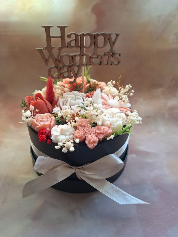 Women's Day candle bouquet circle box - Image 2