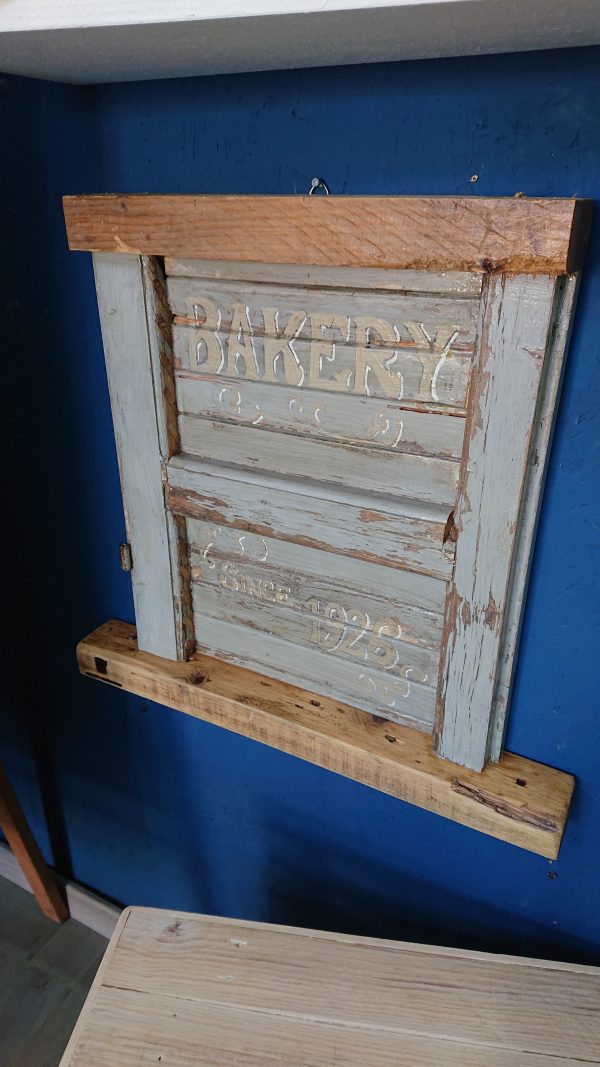 Vintage style bakery sign/wall hanging - Image 3