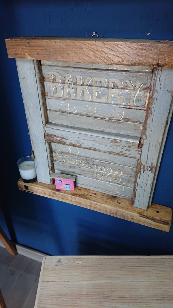 Vintage style bakery sign/wall hanging - Image 12