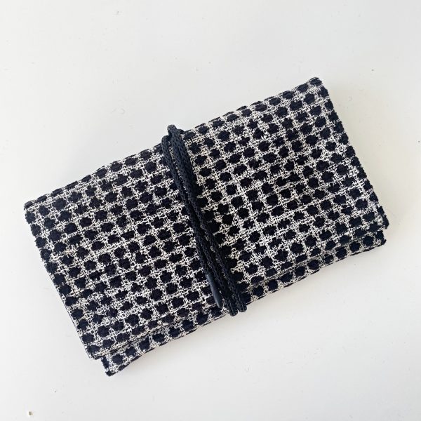 black and white tobacco pouch top