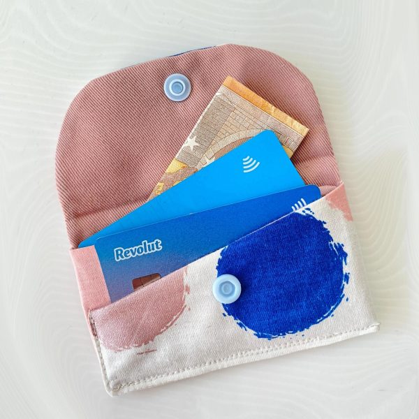 pink and blue circles money