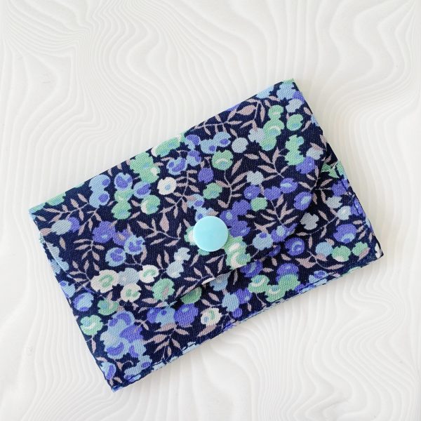 turquoise flowers top
